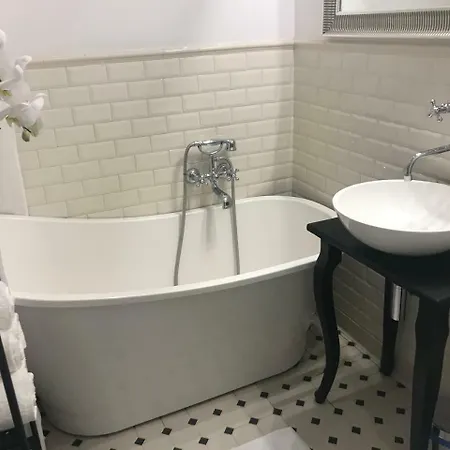 Stare Miasto Bednarska 10 *